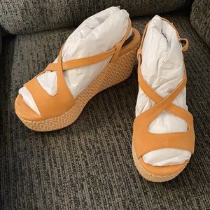 Dana Davis size 8.5 wedge sandals